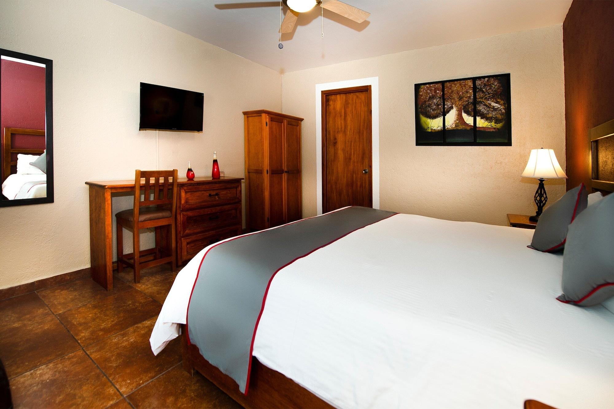 La Casona & Hotel