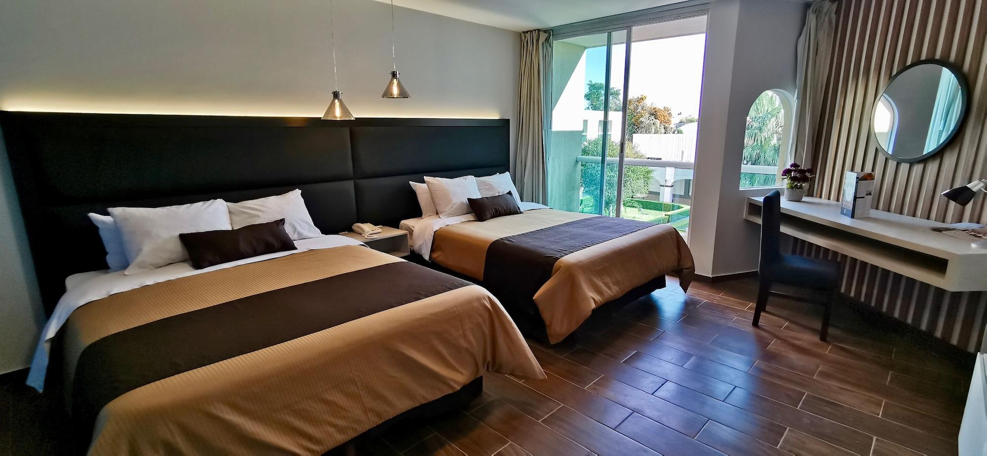 Senorial Hotel