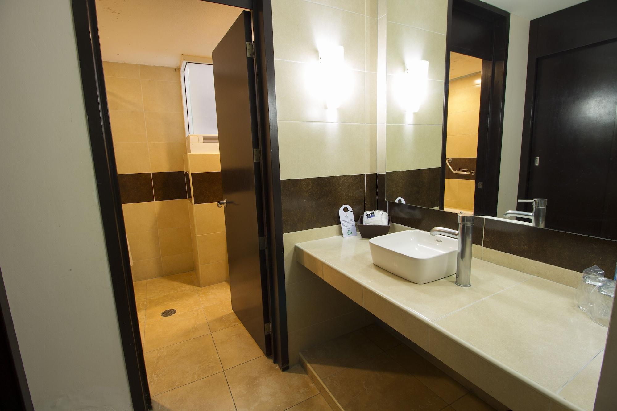 Senorial Hotel 3*