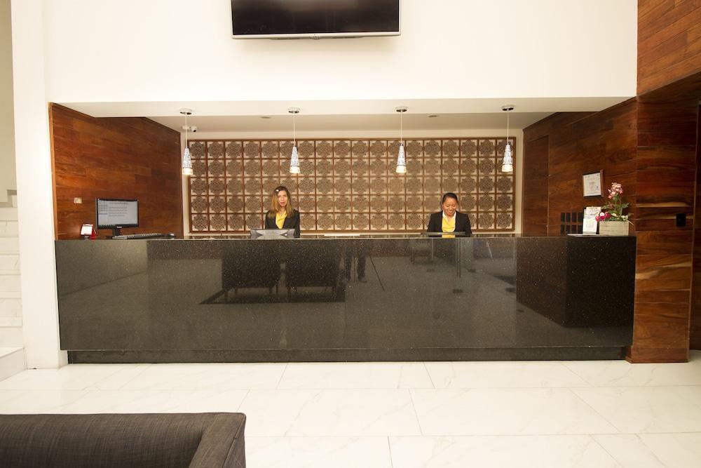 Hotel Senorial 3*