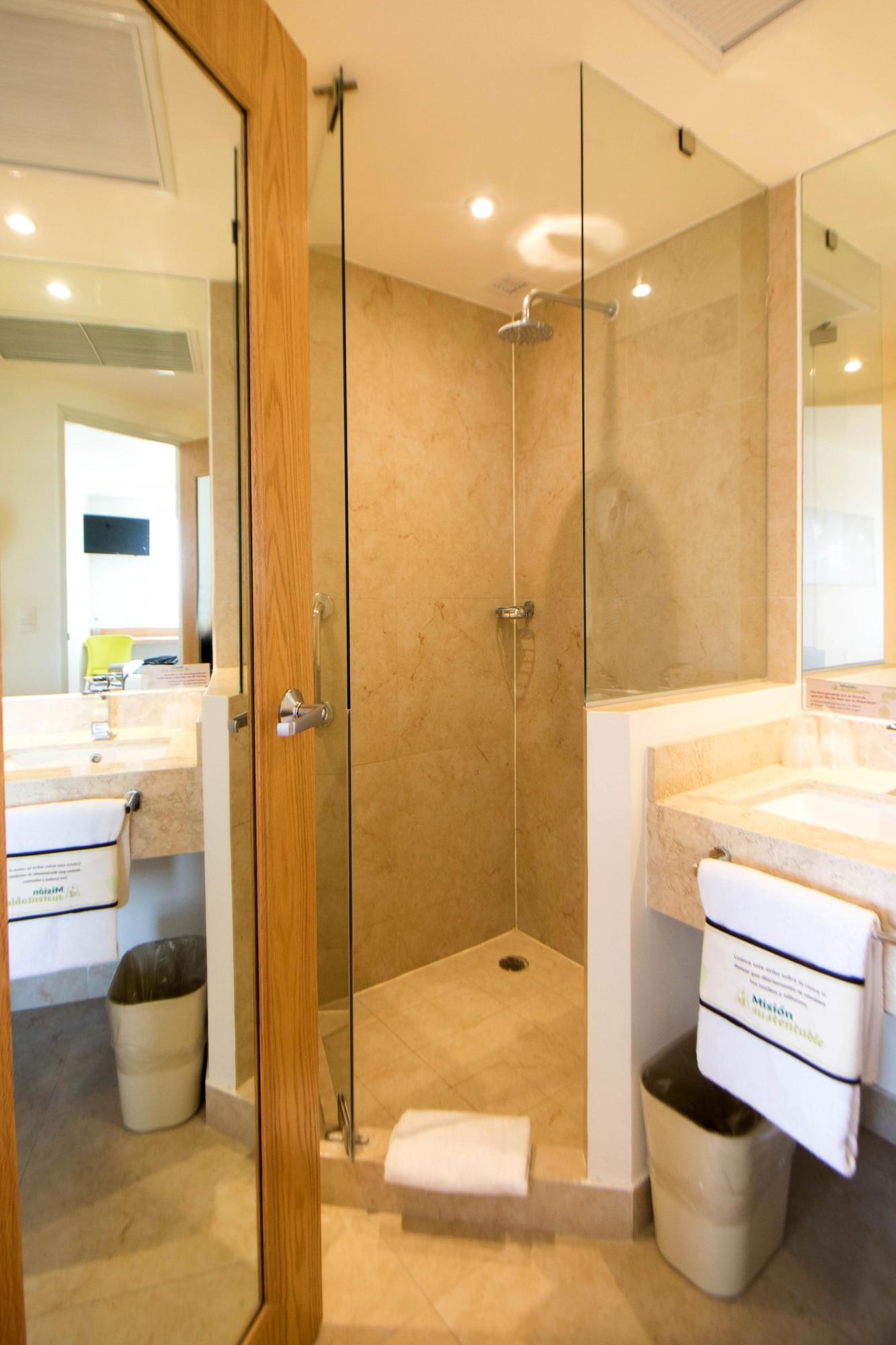 Hotel Mision Express 3*