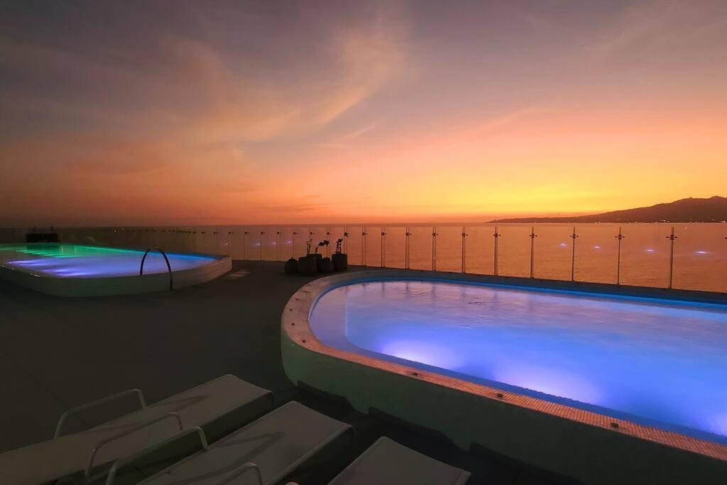 Luxury 2 Bedroom Front At Apartment *