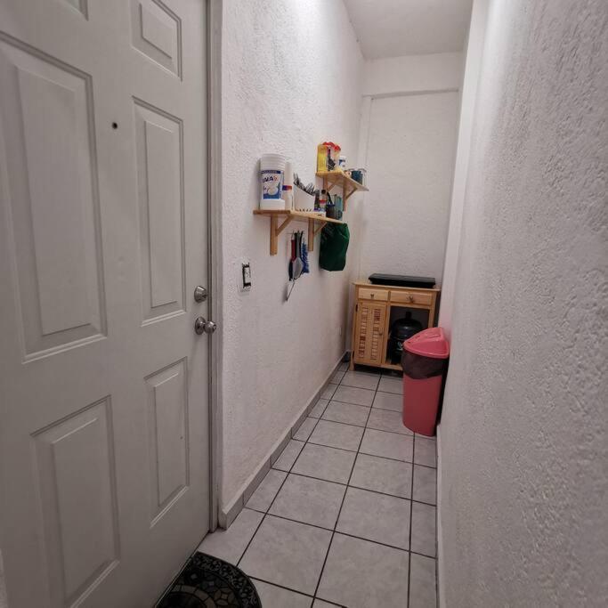 Lovely With Balcony Ac & Wi-fi, Minutes From Downtown! *