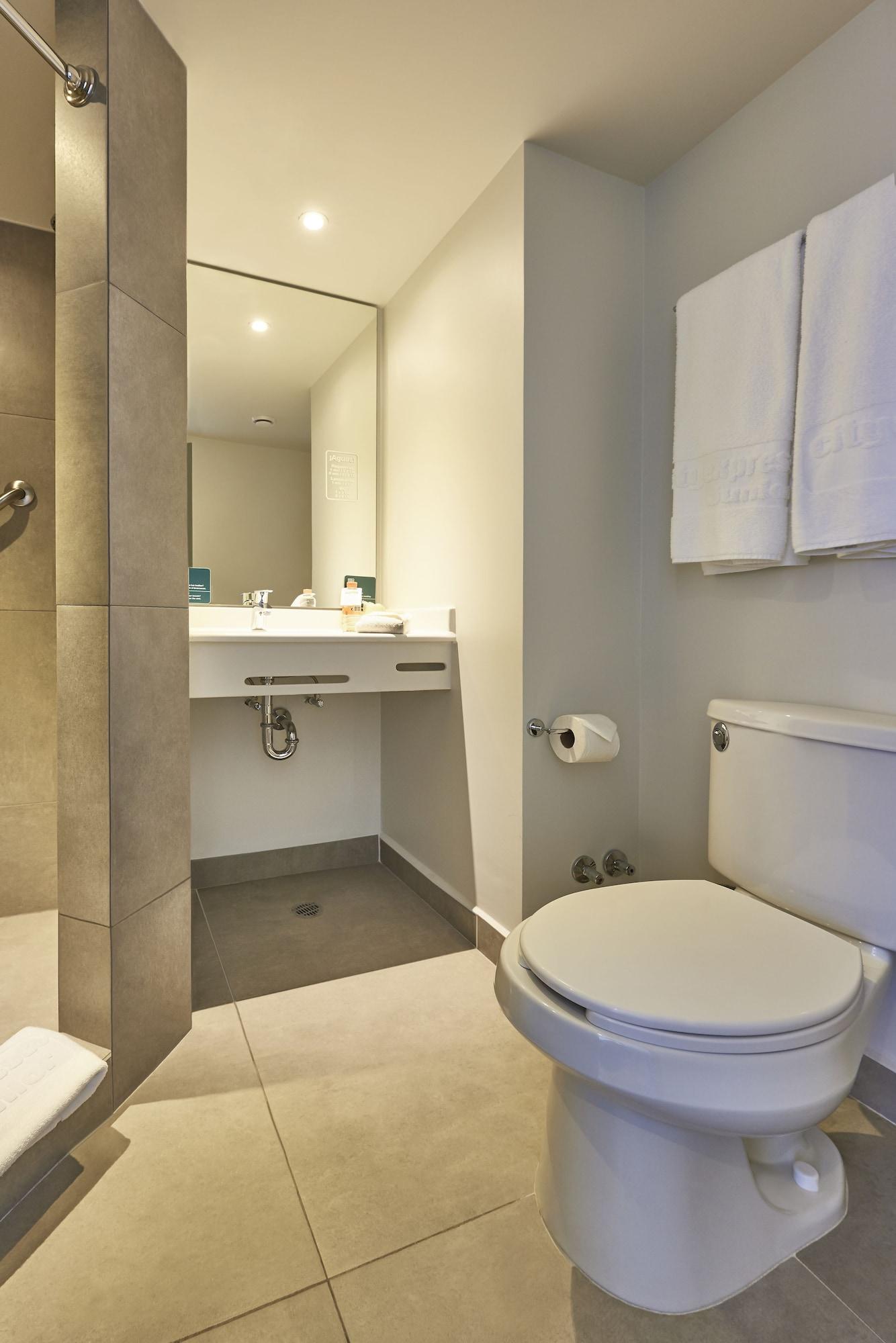 Express Junior By Marriott Aeropuerto Hotel