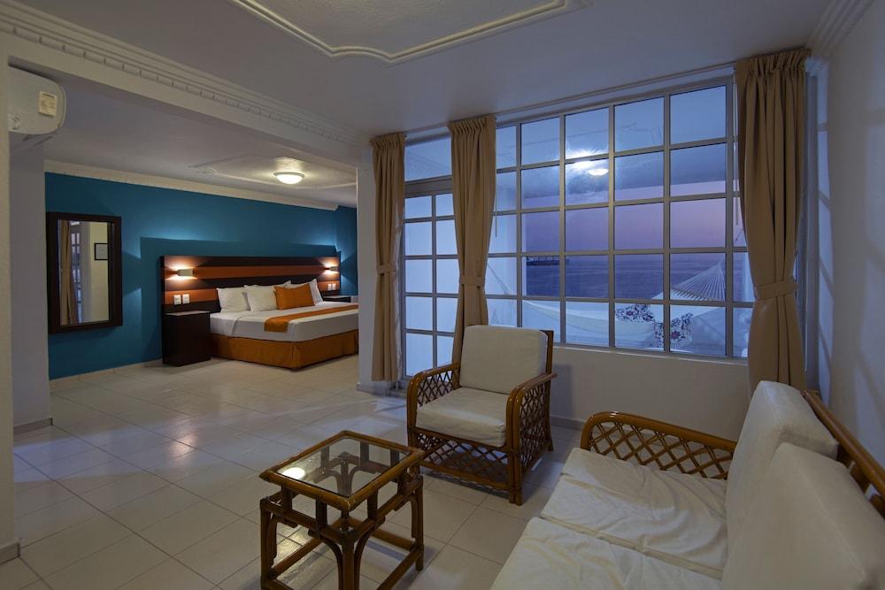 Hotel Fiesta Mexicana 4*
