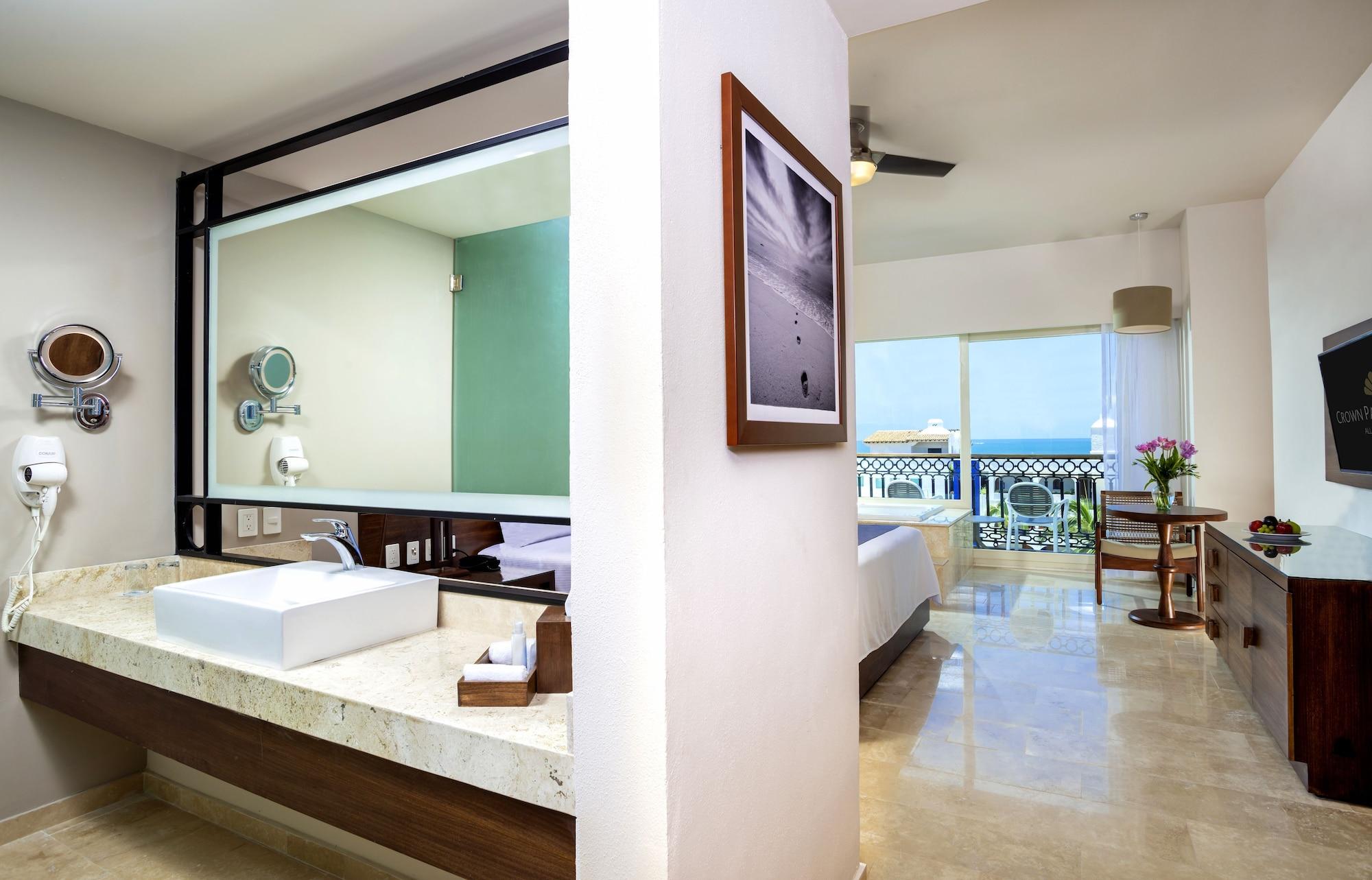 Resort Crown Paradise Golden - Adults Only Puerto Vallarta
