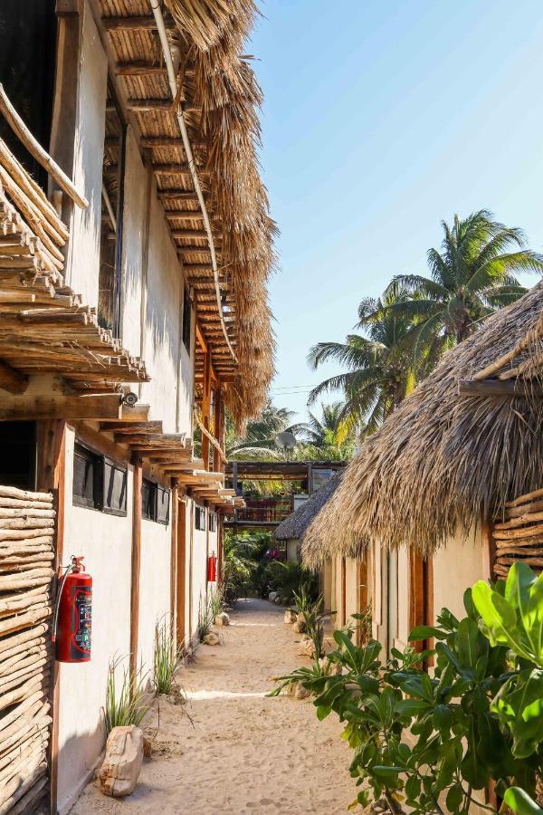 Casa Mate Beachfront Hotel 3*