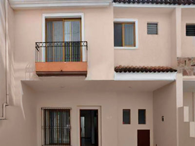 Plaza Santa Maria 3*