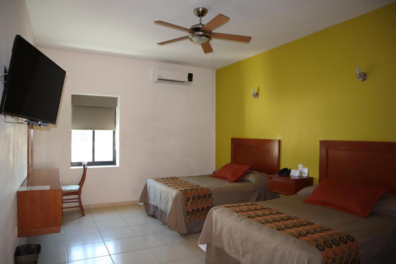 Hotel Concierge Plaza La Colima