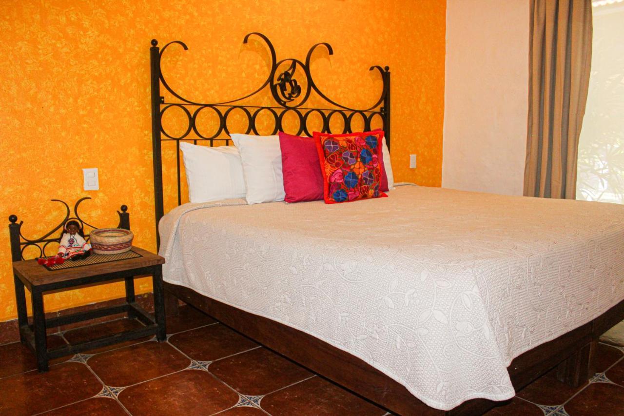 Casa Loteria: Colorful Family Retreat With Pool In Pueblito 4* Sayulita