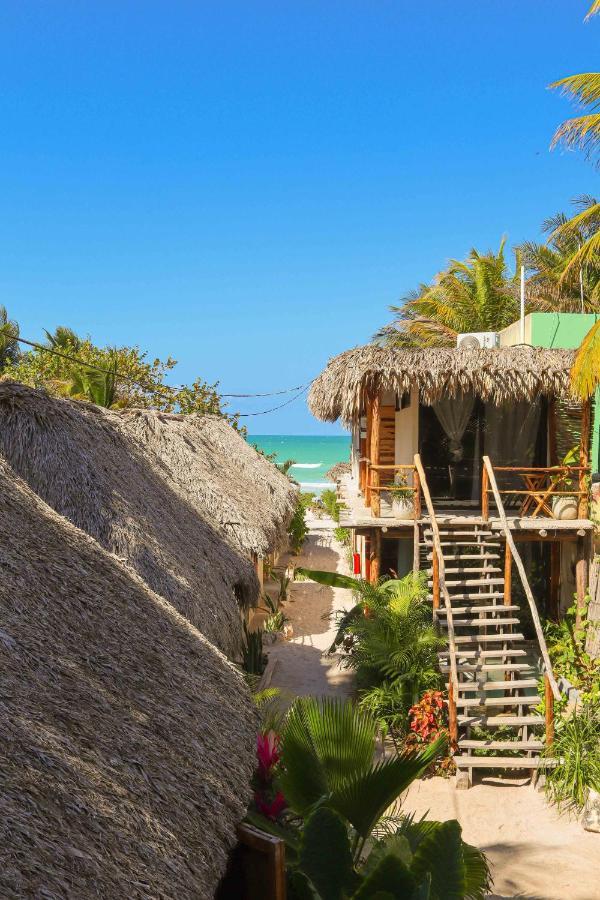 Casa Mate Beachfront Hotel 3*