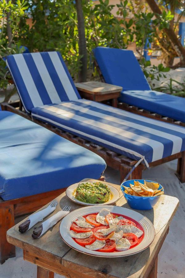 Casa Mate Beachfront Hotel 3*