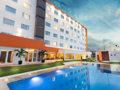 Hotel Hampton & By Hilton