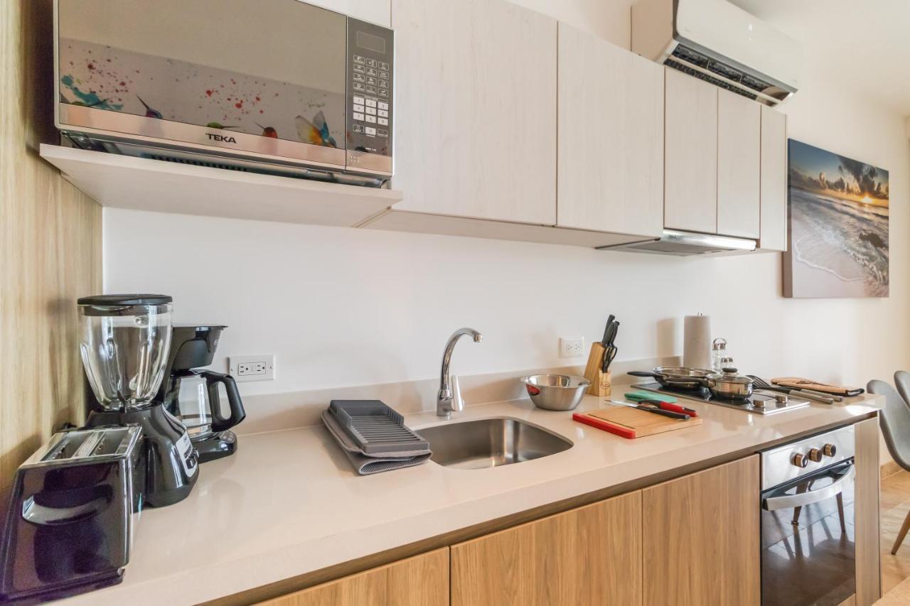Modern And Cozy 1br With Views.