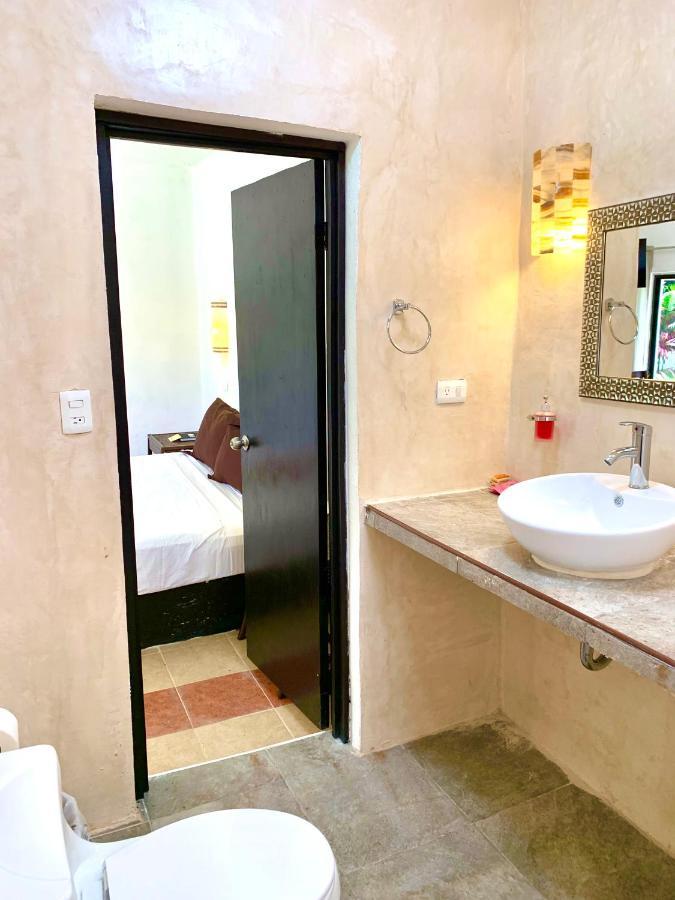 Hotel River 2*