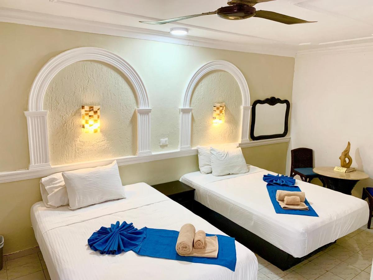 River Hotel 2*