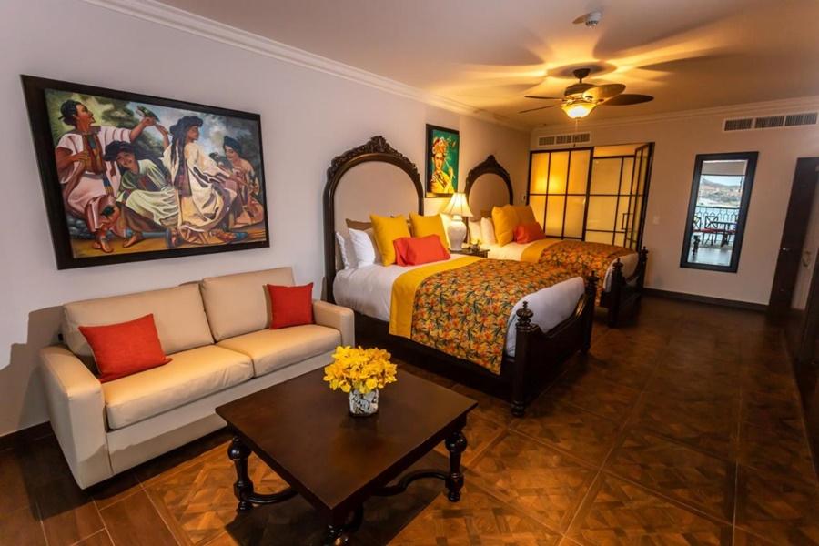 Luxurious With Private Balconies, Vista Encantada Resort, & Retreat Aparthotel