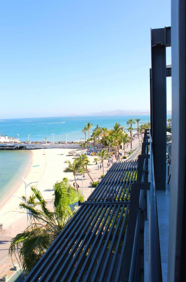 Seven Crown Malecon Hotel