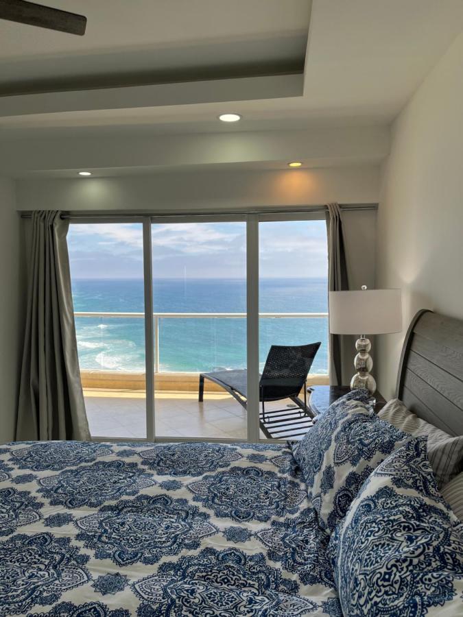 Beachfront 4 Bedroom Penthouse - Pool Steps To & Mins To Downtown *