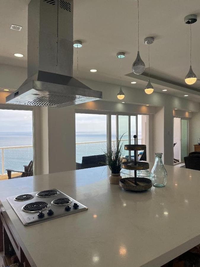 Beachfront 4 Bedroom Penthouse - Pool Steps To & Mins To Downtown Apartment Rosarito