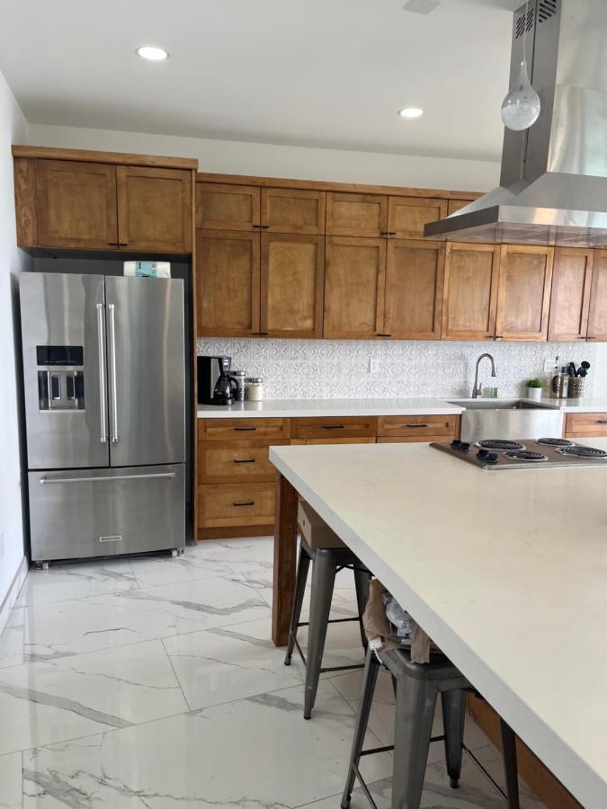 Beachfront 4 Bedroom Penthouse - Pool Steps To & Mins To Downtown Apartment Rosarito