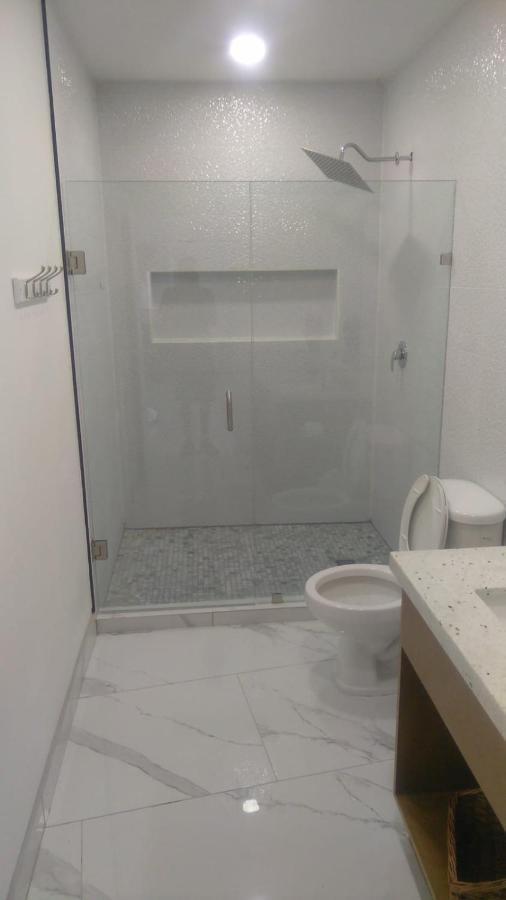 Beachfront 4 Bedroom Penthouse - Pool Steps To & Mins To Downtown Rosarito