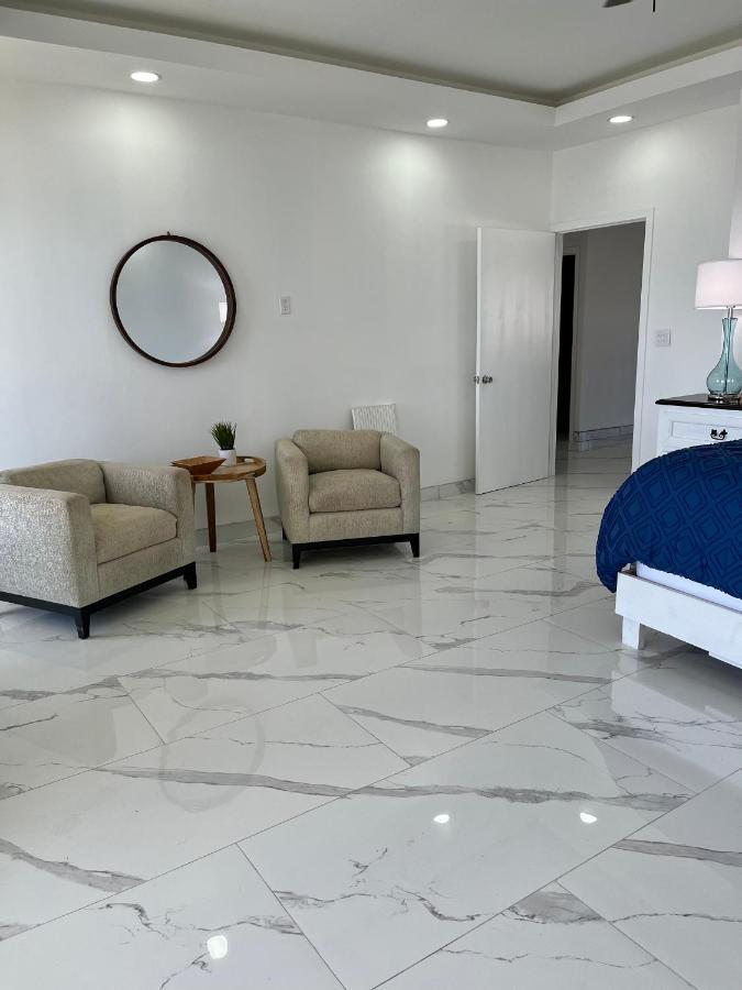 Beachfront 4 Bedroom Penthouse - Pool Steps To & Mins To Downtown * Rosarito