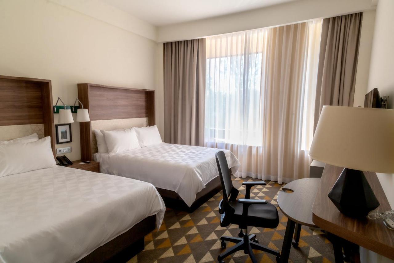 By Ihg