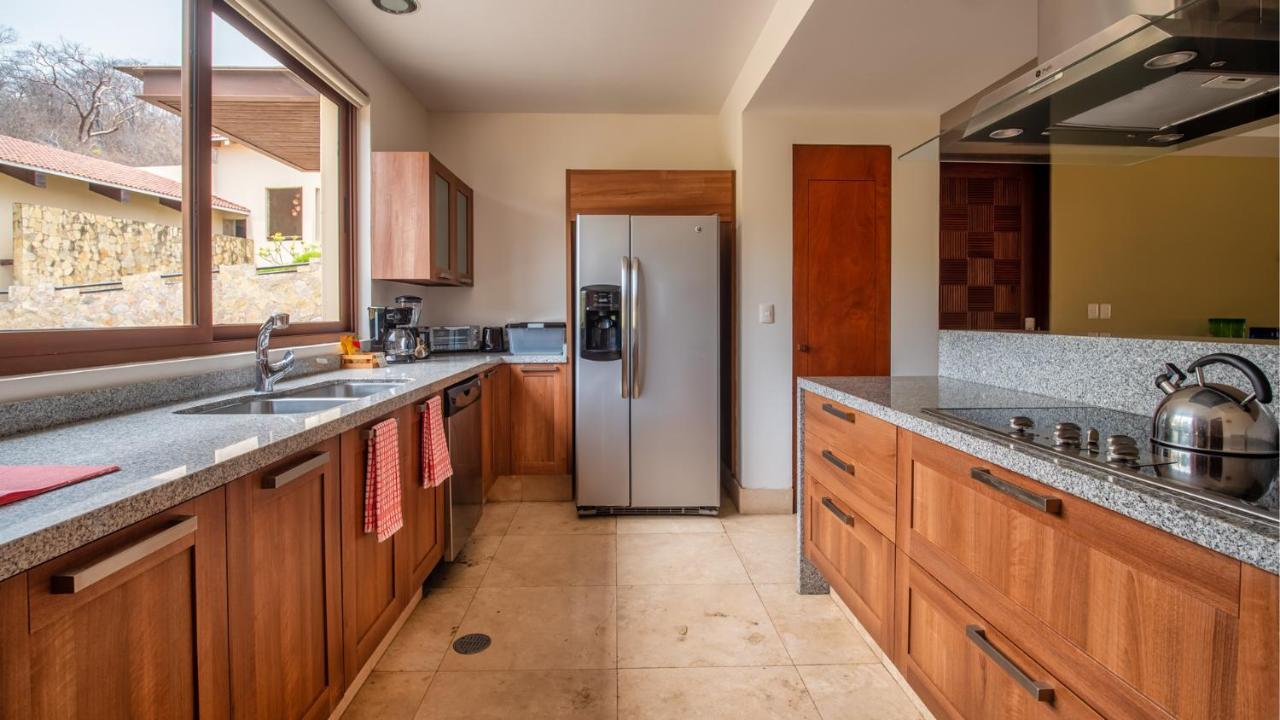 Hotel Celeste Residences Huatulco Curamoria Collection 5*