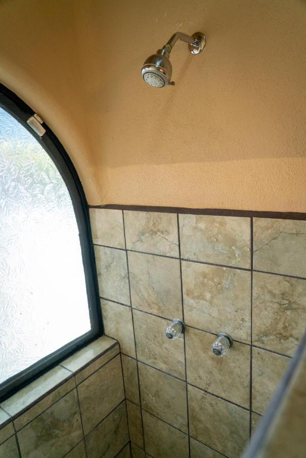 Casa Kootenay Waterfront Bnb Bed & Breakfast La Paz