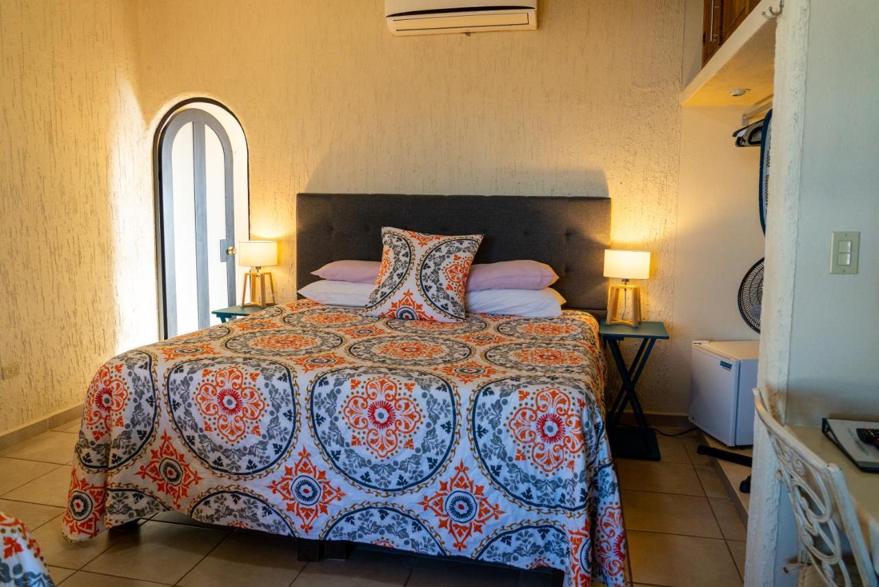 Casa Kootenay Waterfront Bnb Bed & Breakfast