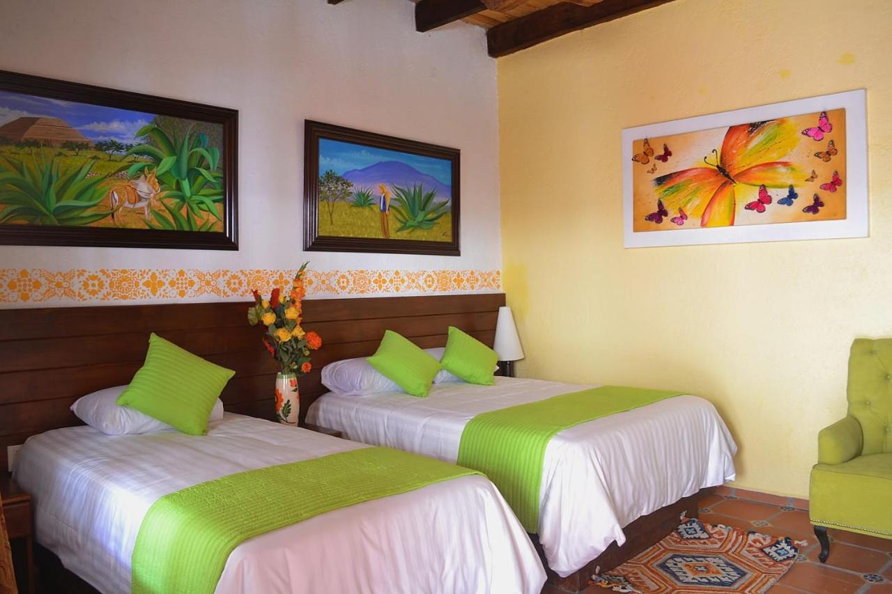 La Casona Piramides *