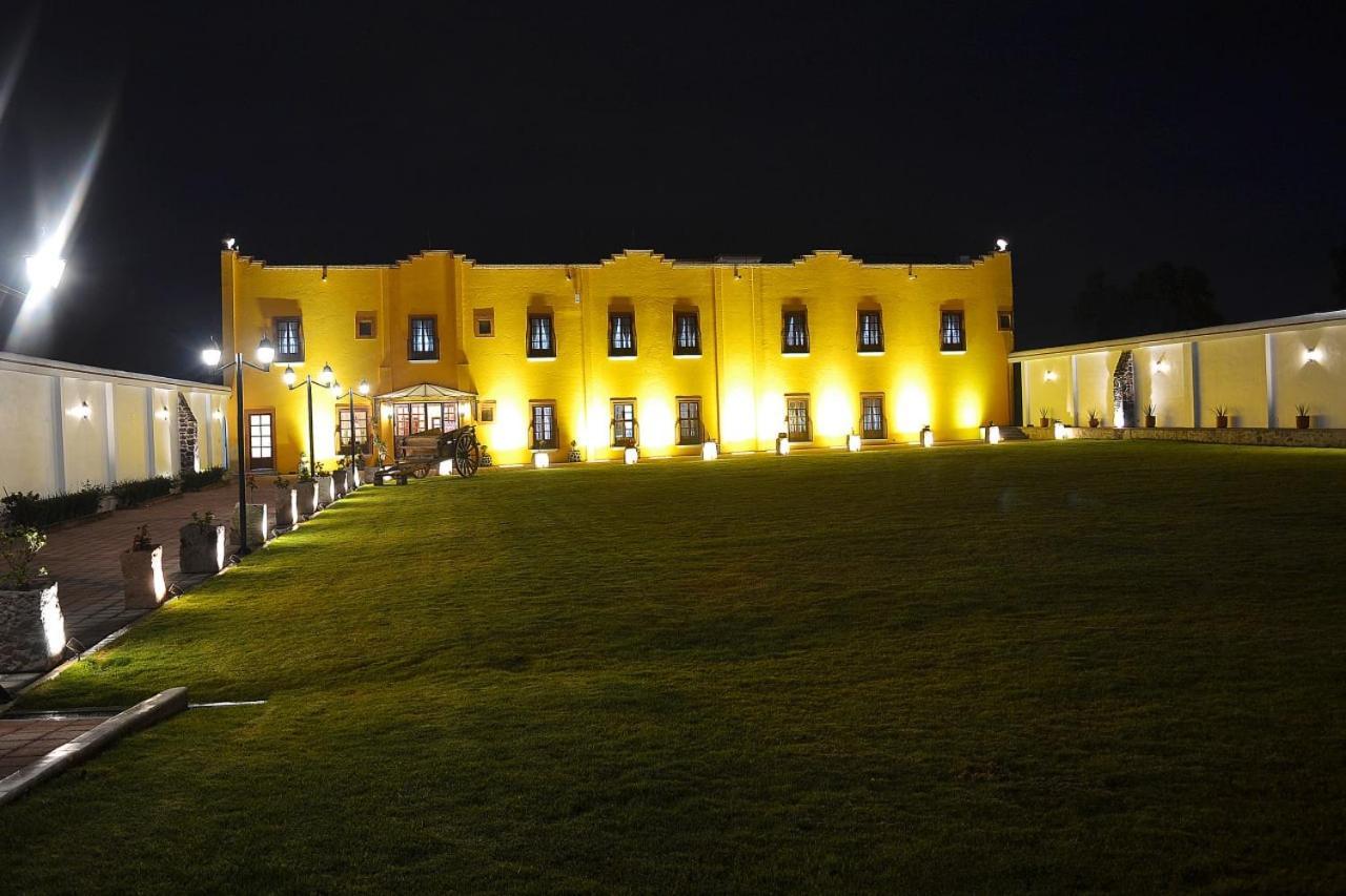 Hotel La Casona Piramides