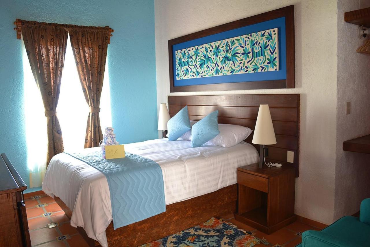 Hotel La Casona Piramides