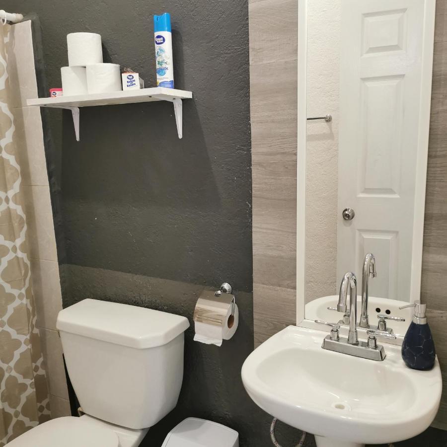 Lovely With Balcony Ac & Wi-fi, Minutes From Downtown! * Zihuatanejo
