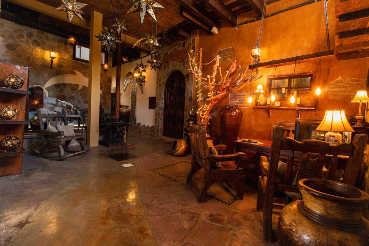 Flores Bed & Breakfast La Paz