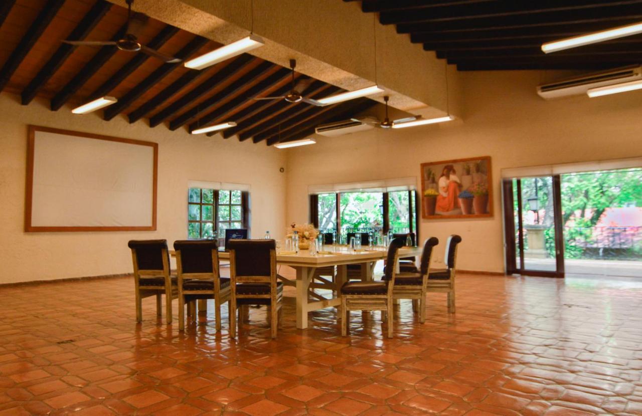 Hotel Coral Cuernavaca & 4*