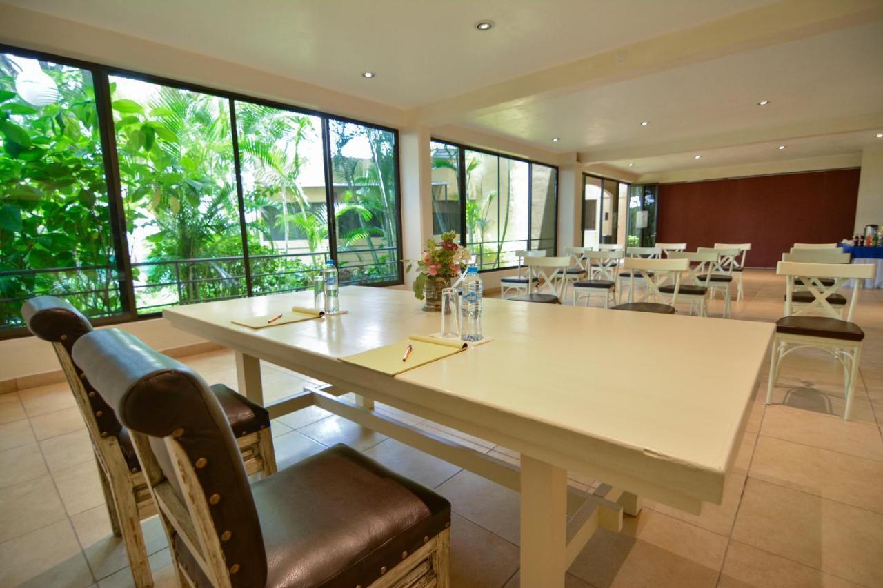 Coral Cuernavaca & Hotel 4*