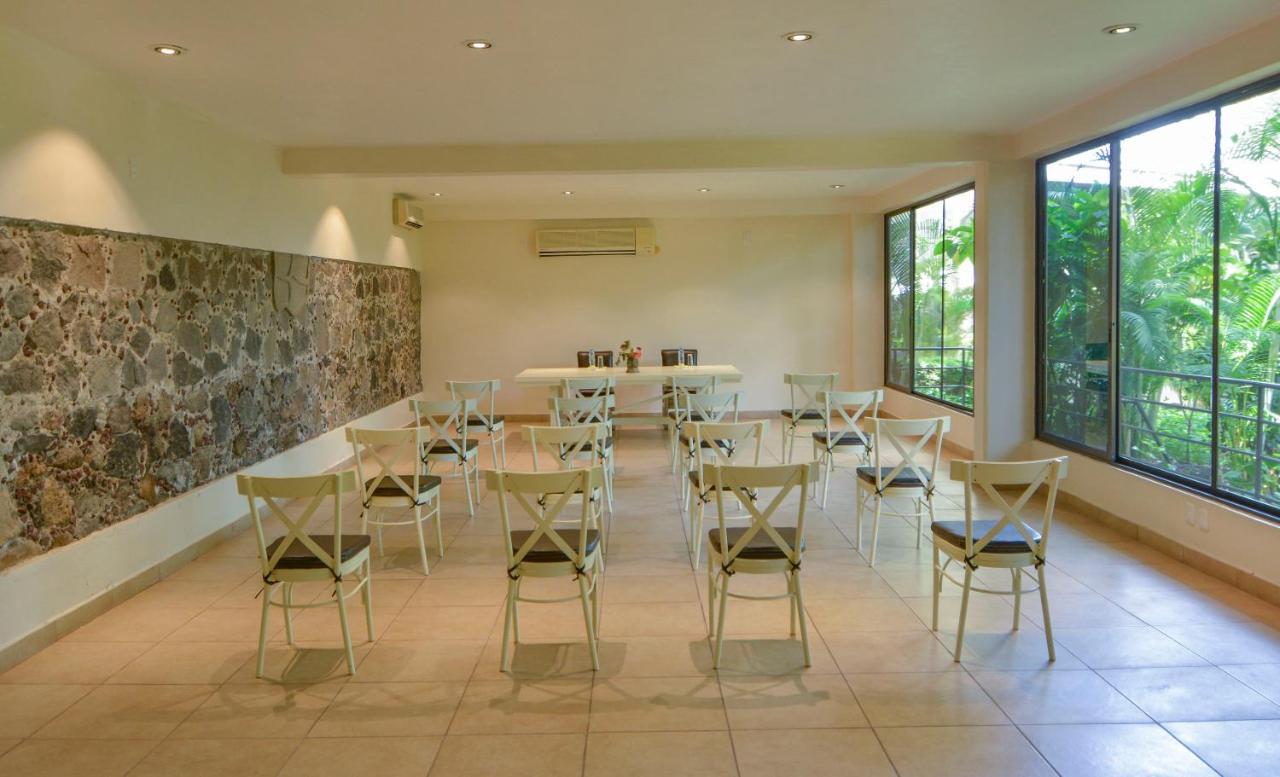Coral Cuernavaca & Hotel 4*