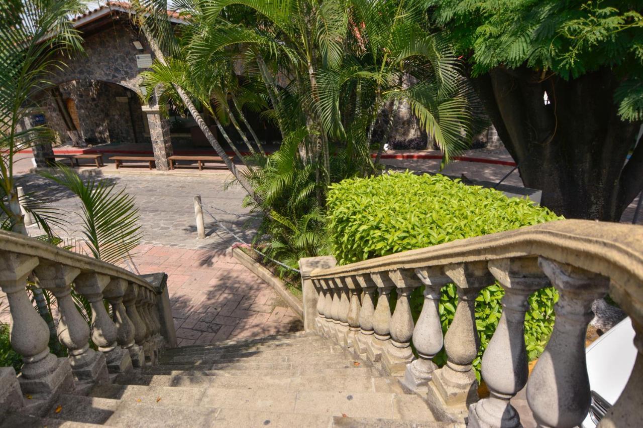 Coral Cuernavaca & 4*