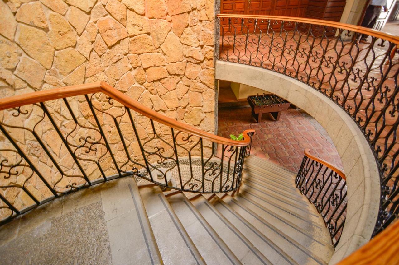 Coral Cuernavaca & 4*
