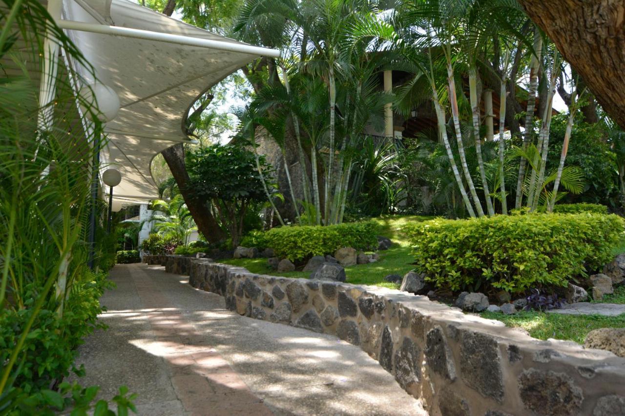 Coral Cuernavaca & Hotel