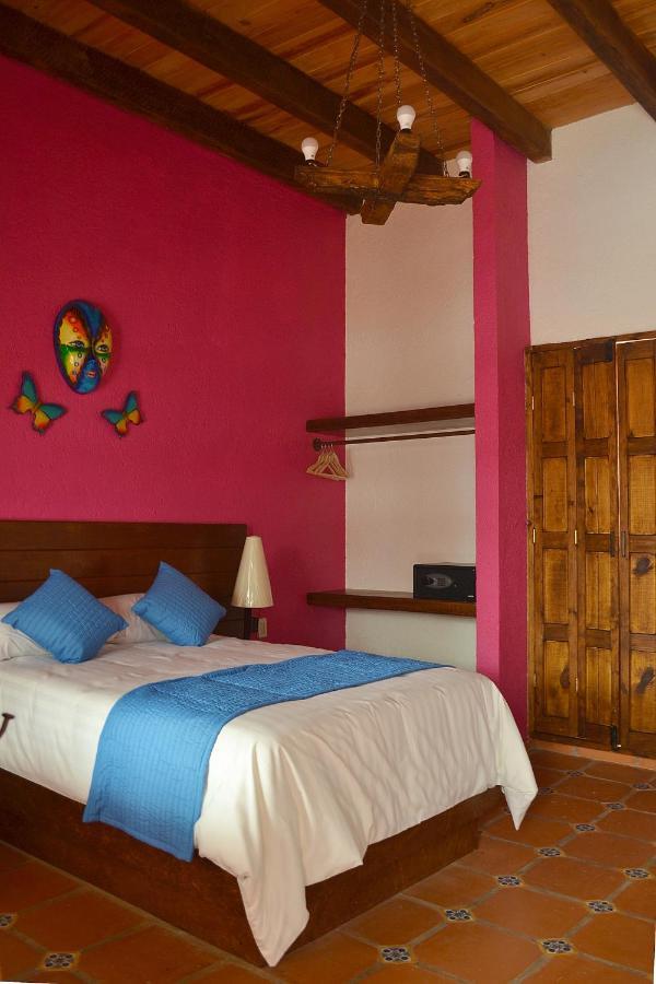 Hotel La Casona Piramides