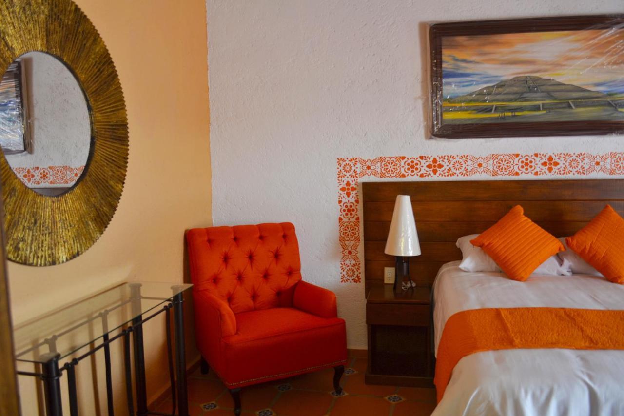 La Casona Piramides *