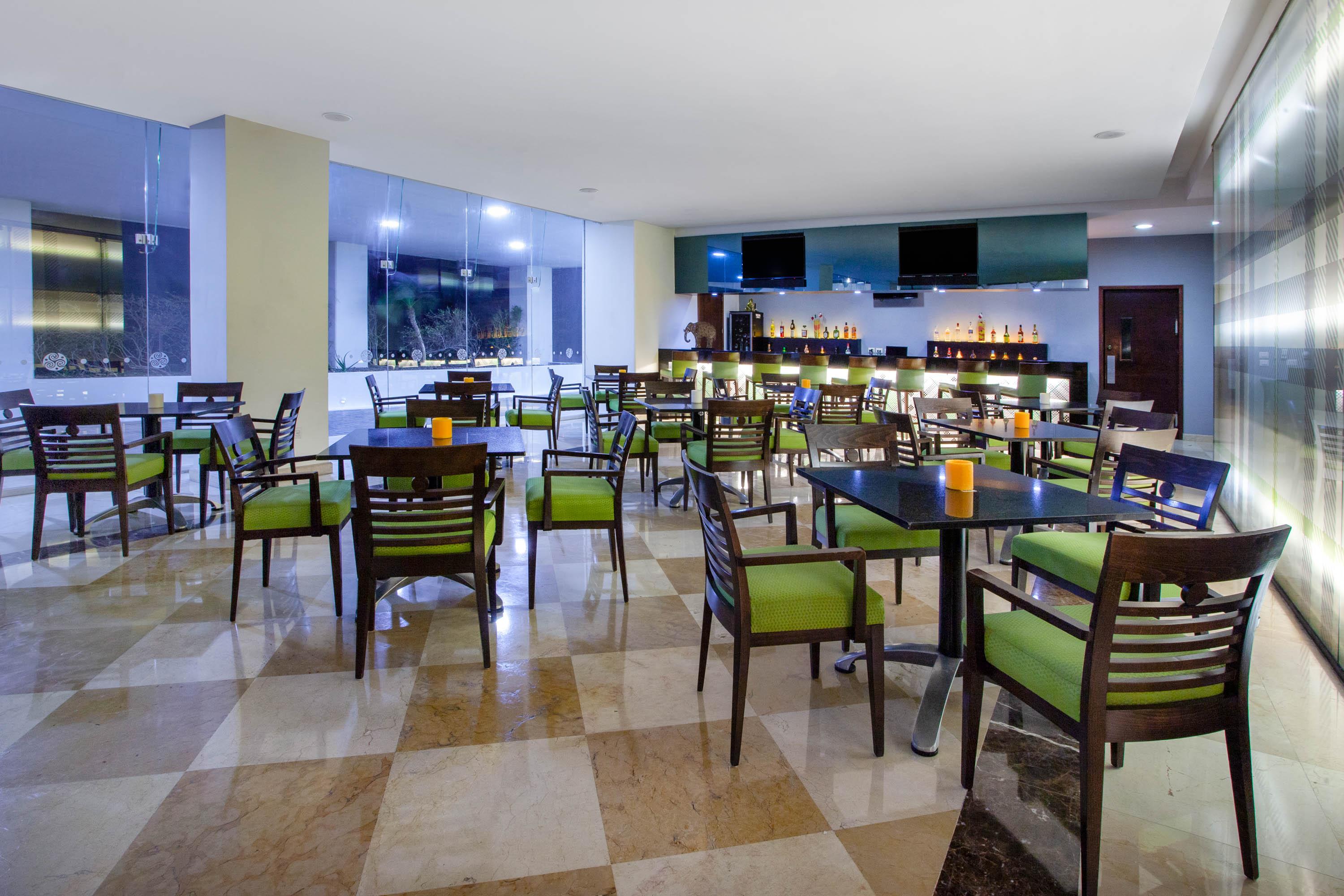 Hotel Ramada Plaza By Wyndham Veracruz 4*