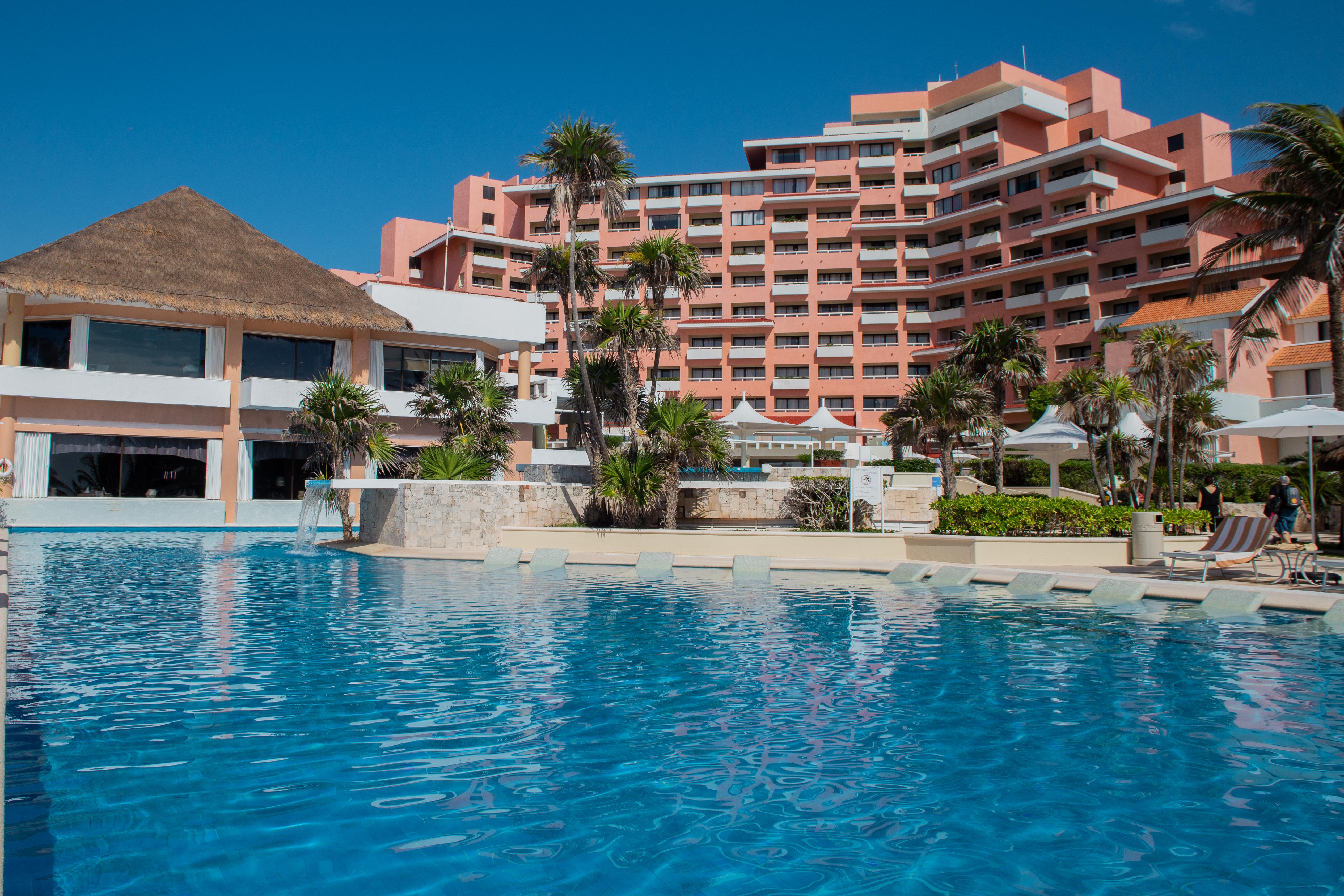 Wyndham Grand & 5* Cancun