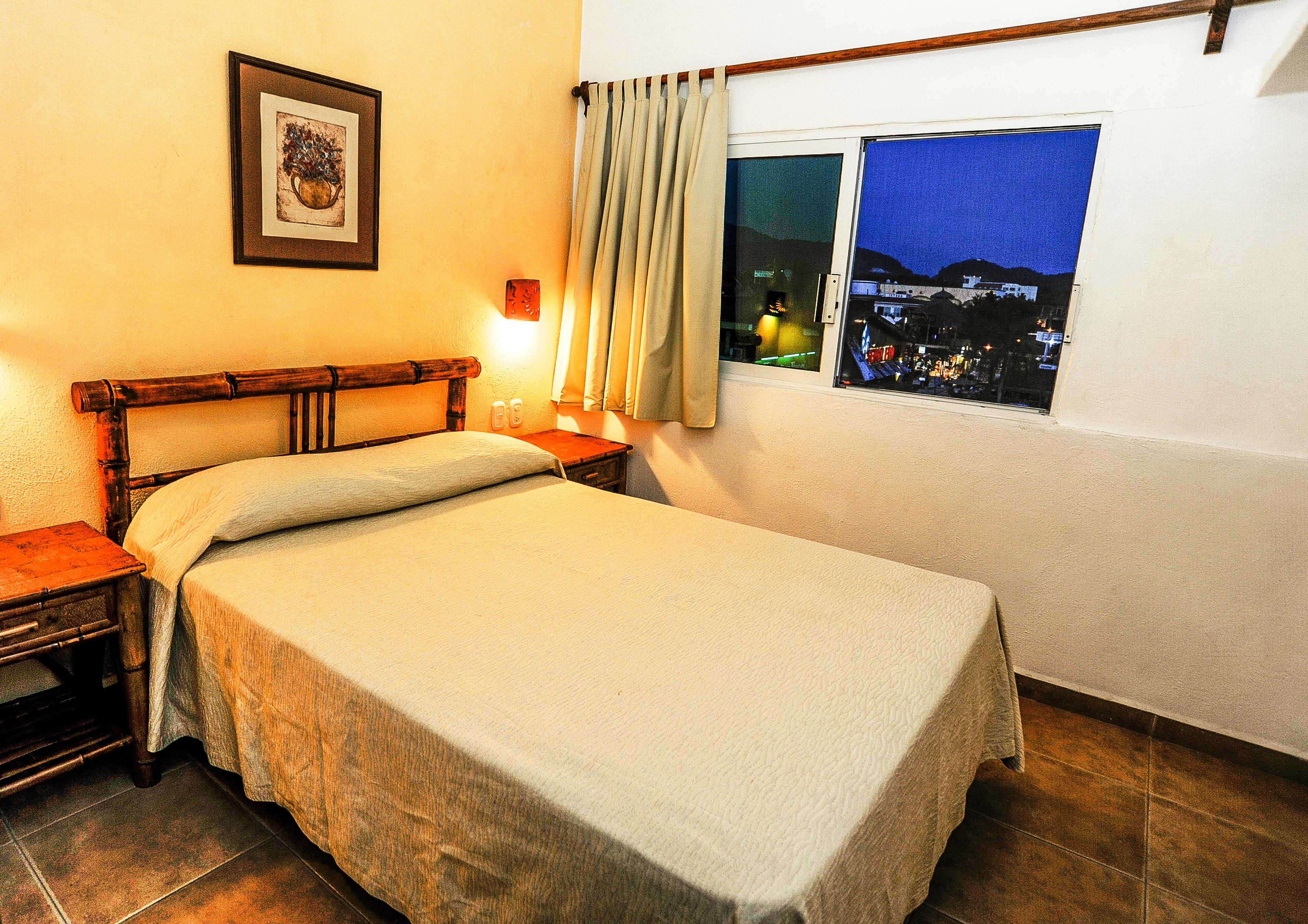 Ixtapa Plaza 3*