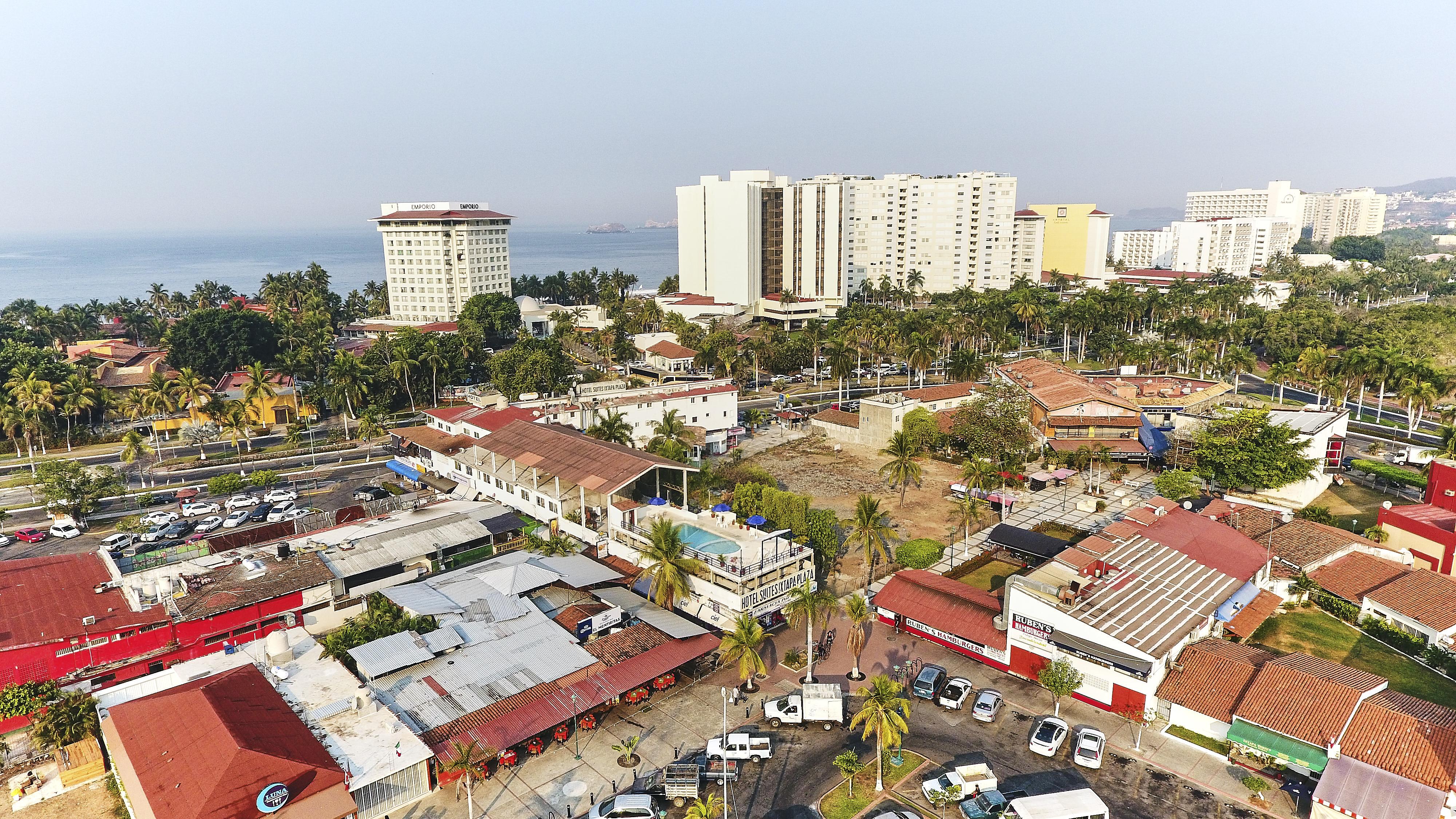 Ixtapa Plaza Hotel 3*