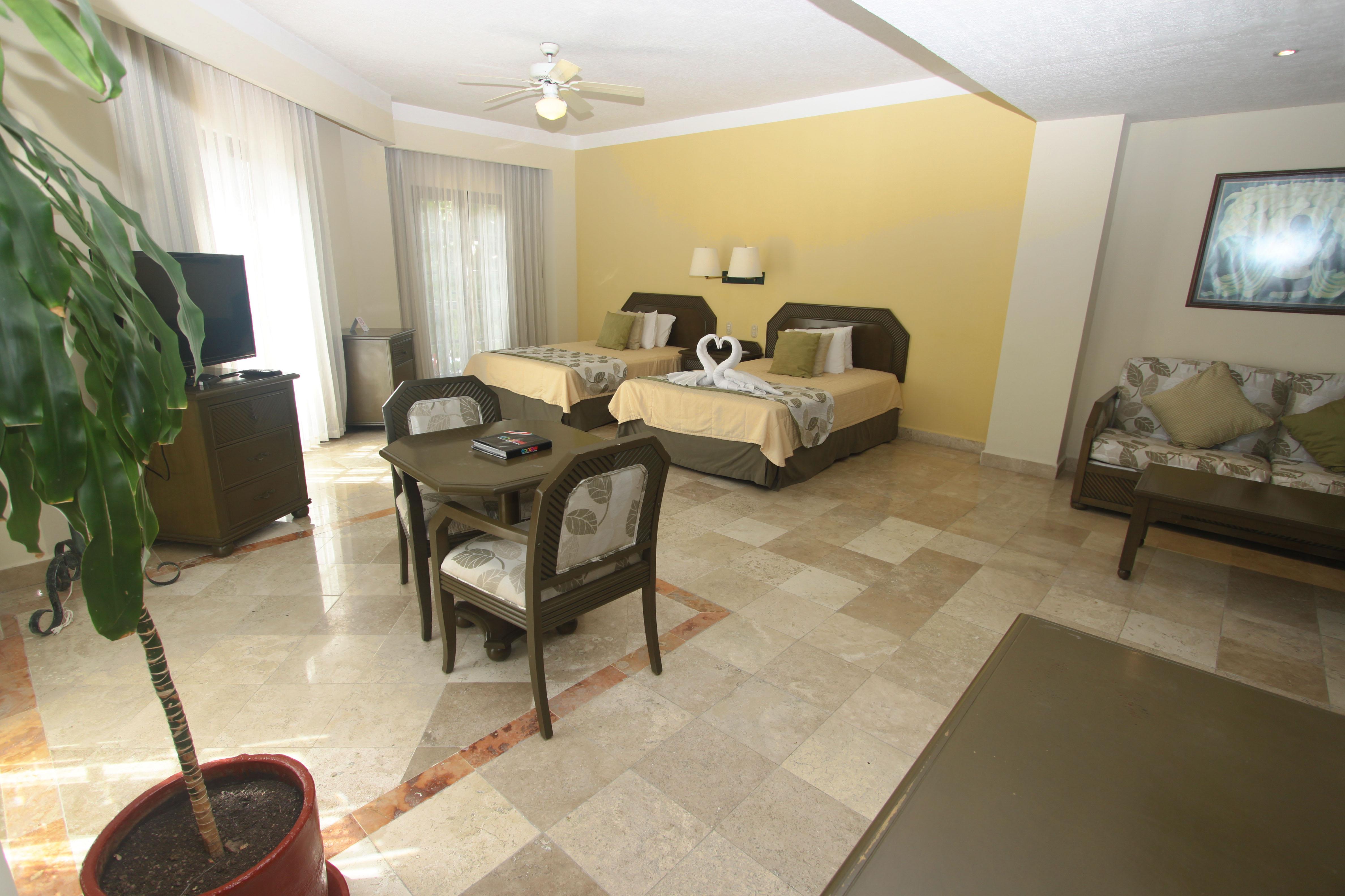 Itzaes By 5th Av Hotel