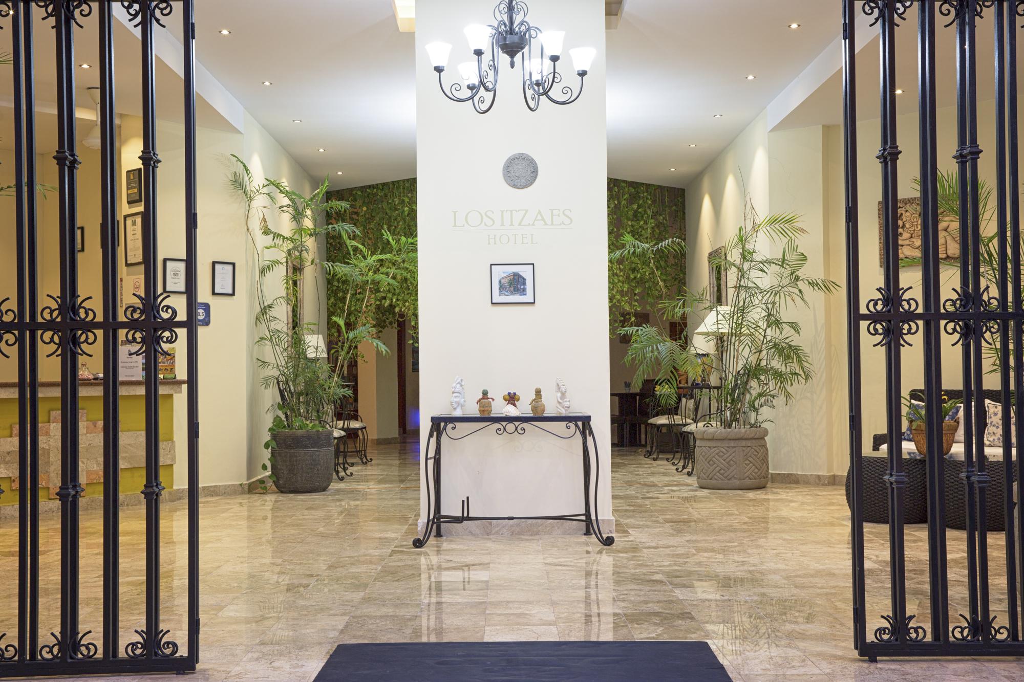 Hotel Itzaes By 5th Av 3*